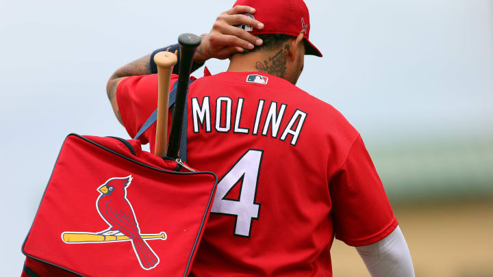 Yadier Molina podría vestir otro uniforme en el futuro cercano