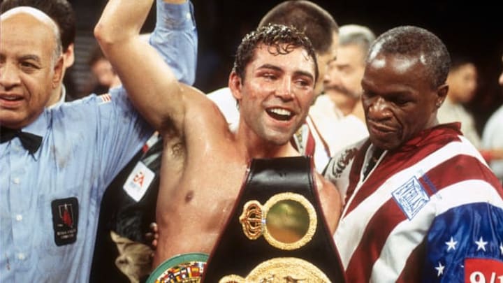 Oscar de la Hoya fue campeón mundial en múltiples ocasiones