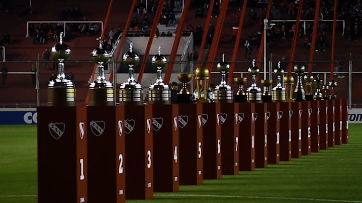 Independiente v Santos - Copa CONMEBOL Libertadores 2018 - El Rojo presentó todos sus títulos internacionales.