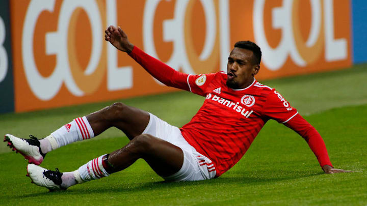 Edenilson Vitinho Brasileirão Internacional Corinthians 