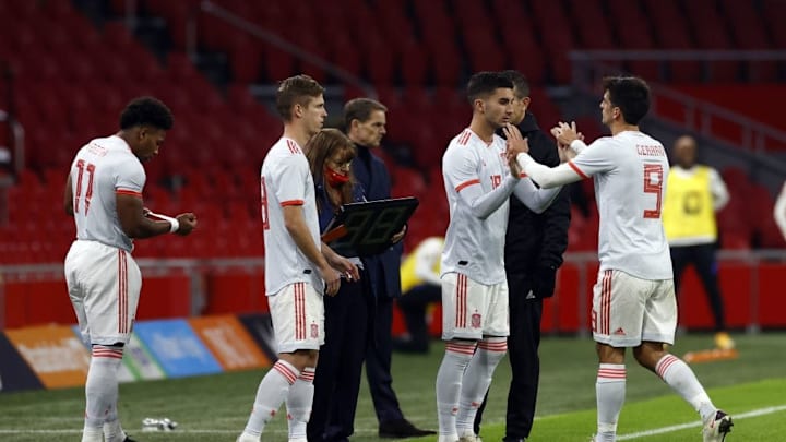 Adama, Dani Olmo y Ferrán salieron en la segunda mitad