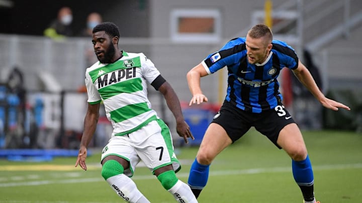 Milan Skriniar (kanan) - Inter Milan