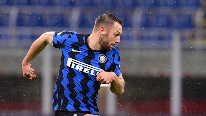 Stefan de Vrij podría dejar el Inter