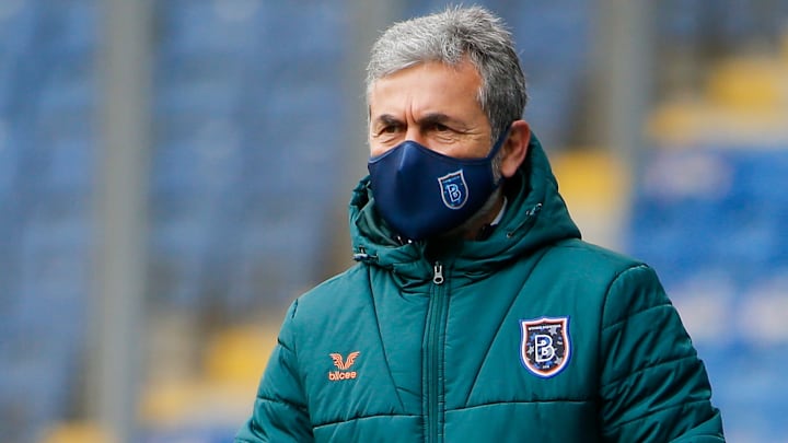 Aykut Kocaman mücadeleyi takip ediyor. Aykut Kocaman mücadeleyi takip ediyor.