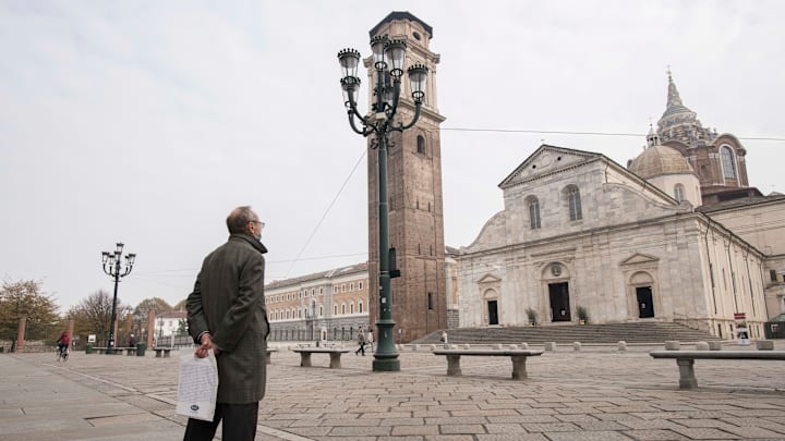 Muchas personas de la tercera edad han muerto en Italia por el COVID-19 Muchas personas de la tercera edad han muerto en Italia por el COVID-19