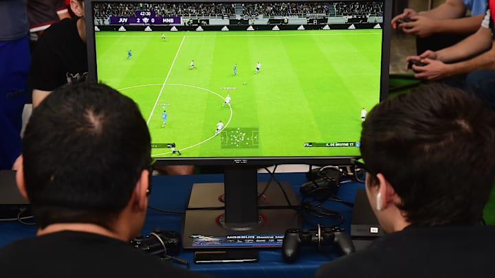 Olhar atento e dedos calibrados na expectativa do novo PES Olhar atento e dedos calibrados na expectativa do novo PES