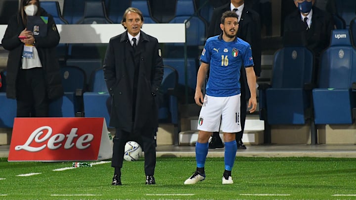 Roberto Mancini, con Alessandro Florenzi di fianco