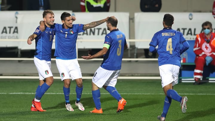 Pellegrini con la maglia azzurra