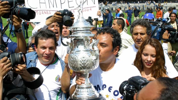 Hugo Sánchez campeón con Pumas