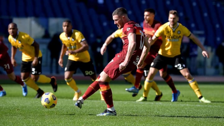 Jordan Veretout of AS Roma scores on penalty the goal of 2-0...