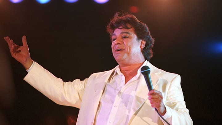 Juan Gabriel falleció en el año 2016, en California. Juan Gabriel falleció en el año 2016, en California.