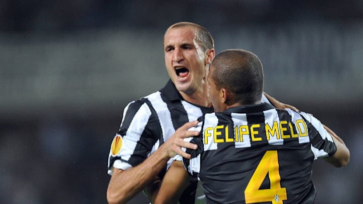 Juventus defender Giorgio Chiellini (L)