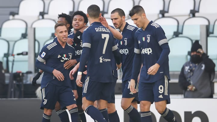 La Juventus festeggia dopo un gol al Bologna La Juventus festeggia dopo un gol al Bologna