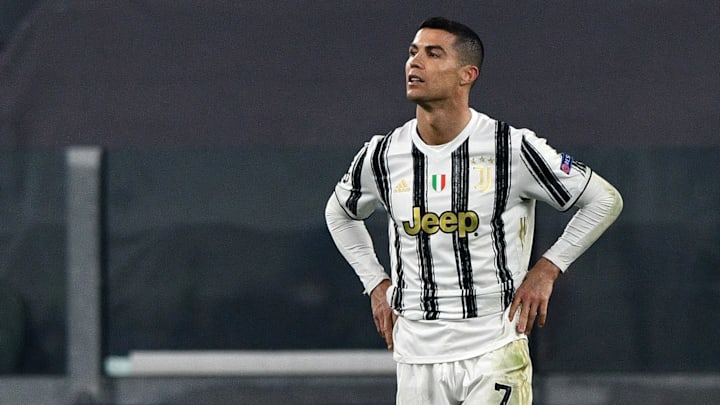 Cristiano Ronaldo, une nouvelle fois éliminé dès les huitièmes de Ligue des Champions. Cristiano Ronaldo, une nouvelle fois éliminé dès les huitièmes de Ligue des Champions.