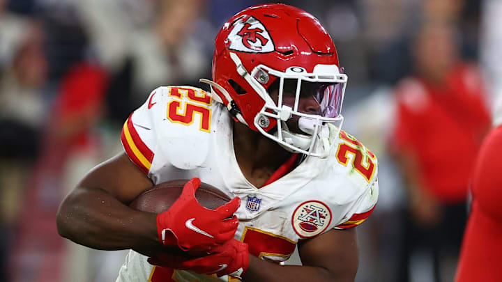 Clyde Edwards-Helaire logró encontrar un espacio en una plantilla plagada de estrellas en los Kansas City Chiefs