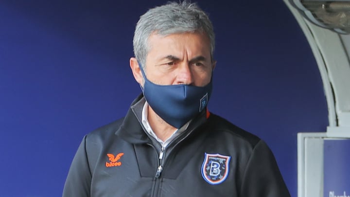 Aykut Kocaman maskesiyle Aykut Kocaman maskesiyle