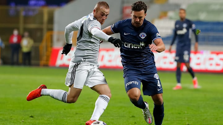 Gökhan Töre ile Danny Drinkwater arasındaki ikili mücadele Gökhan Töre ile Danny Drinkwater arasındaki ikili mücadele
