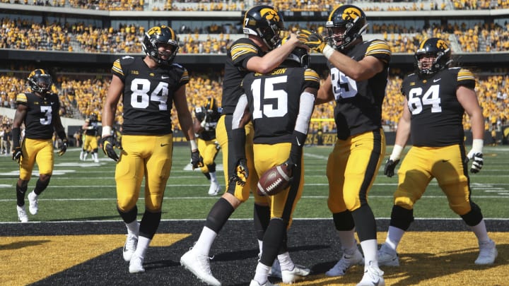 Colorado State Rams vs Iowa Hawkeyes prediction, odds, spread, over/under and betting trends for college football Week 4 game.