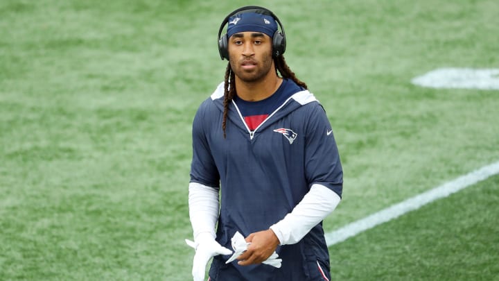 Stephon Gilmore sufre lesión en la rodilla y no jugará ante los Bills