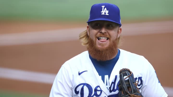 Justin Turner sigue como agente libre