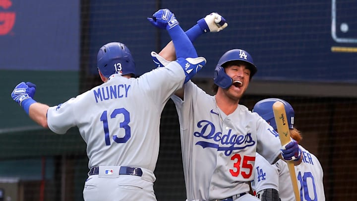 Los bateadores de los Dodgers castigaron al pitcheo de los Bravos desde el comienzo del tercer juego de la Serie de Campeonato