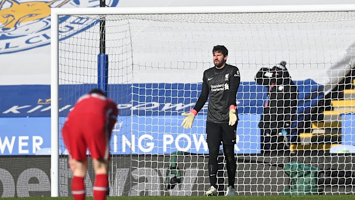 Leicester City v Liverpool - Premier League - Alisson tras su error. Leicester City v Liverpool - Premier League - Alisson tras su error.