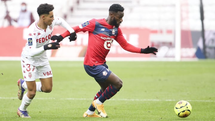 Lille OSC et l'AS Monaco sont en cours pour se qualifier à la Ligue des Champions. Lille OSC et l'AS Monaco sont en cours pour se qualifier à la Ligue des Champions.
