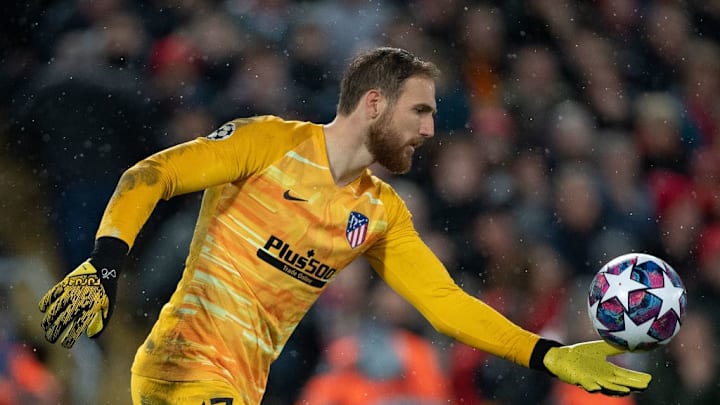 Oblak se vistió de superhéroe en Anfield
