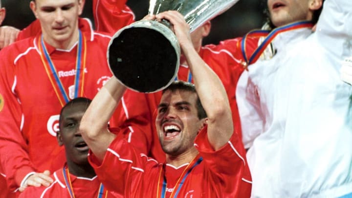 Liverpool se consagró campeón de la Copa UEFA 2001 tras vencer a Alavés