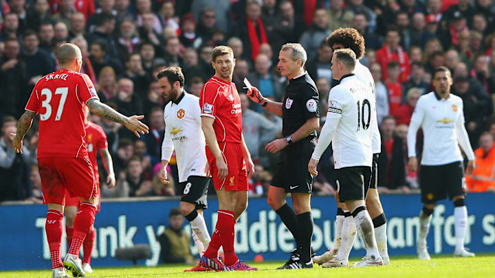 Steven Gerrard pernah mendapatkan kartu merah saat masih jadi pemain Liverpool di laga kontra Manchester United Steven Gerrard pernah mendapatkan kartu merah saat masih jadi pemain Liverpool di laga kontra Manchester United