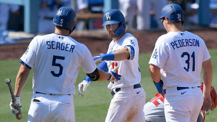 La ofensiva de los Dodgers les da ventajas
