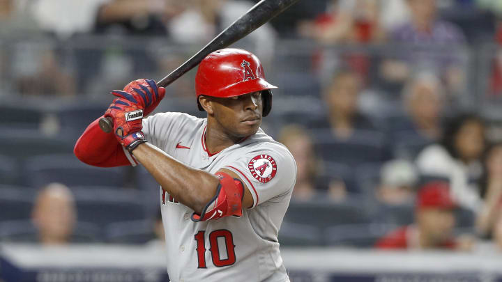 Justin Upton sigue con problemas en la espalda