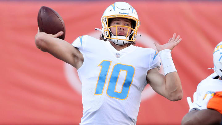 Expert predictions for the Week 9 Raiders-Chargers matchup. Expert predictions for the Week 9 Raiders-Chargers matchup.