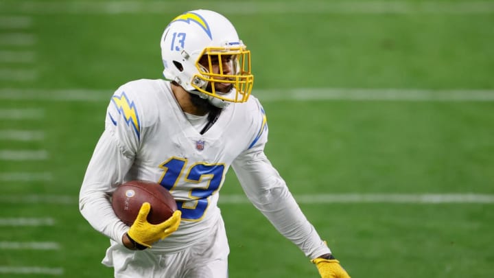 Keenan Allen figura como uno de los mejores jugadores ofensivos que tienen los Chargers para la temporada 2021-22