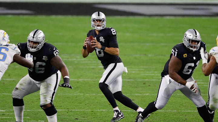 Marcus Mariota se quedará en los Raiders pero recibiendo menos dinero