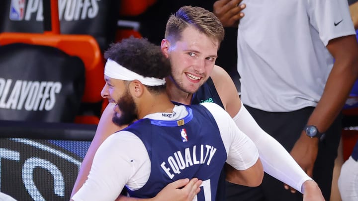 La salida de Curry afectó notablemente la ofensiva de los Mavericks