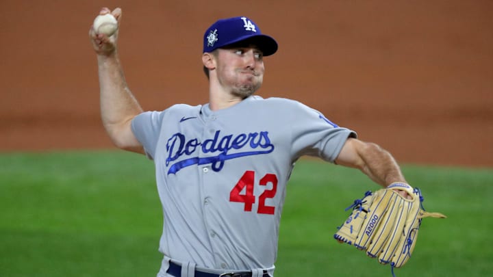 Ross Stripling pasó a las filas de los Azulejos de Toronto 