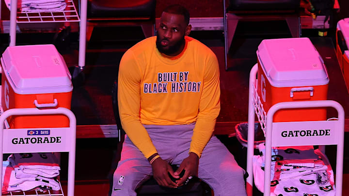 LeBron y los Lakers no pasan por un buen momento