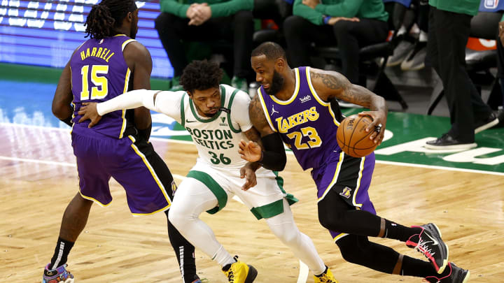 Marcus Smart salió lesionado ante Lakers