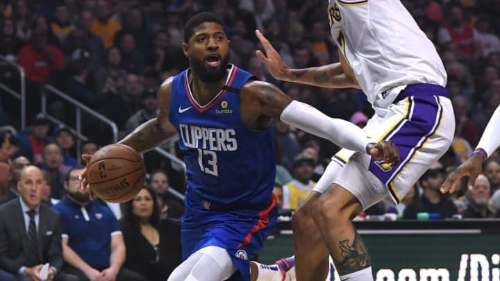 Paul George fue uno de los pocos jugadores de Clippers que destacó ante Lakers