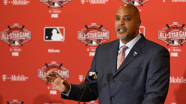 El Director Ejecutivo de la MLBPA, Tony Clark, detalló que su rol no es castigar a los peloteros