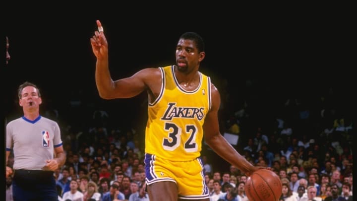 Magic Johnson calling a play in the halfcourt