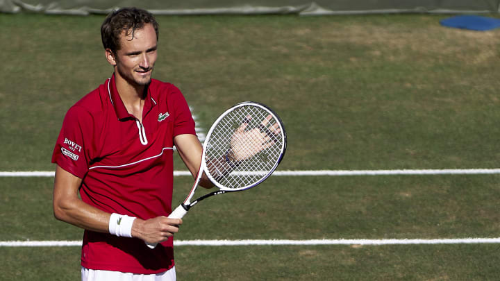 Jan-Lennard Struff vs Daniil Medvedev odds and prediction for Wimbledon Men's singles match.