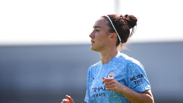 Bronze regresa al Manchester City tras 3 años en Lyon