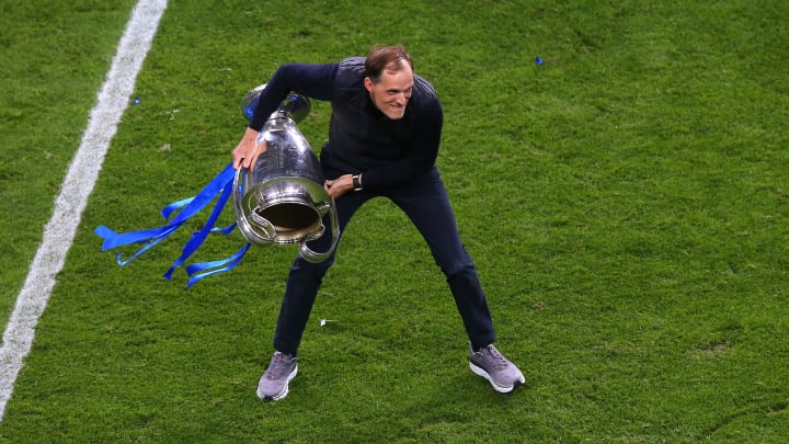 Tomás Tuchel con la copa de campeón de la Champions Tomás Tuchel con la copa de campeón de la Champions