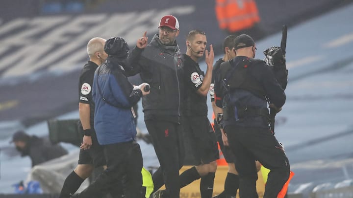 Jurgen Klopp (tengah) / Liverpool