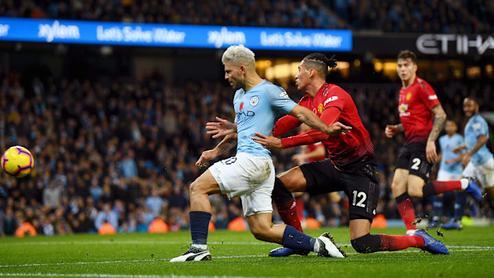 Aksi Sergio Aguero di Derby Manchester