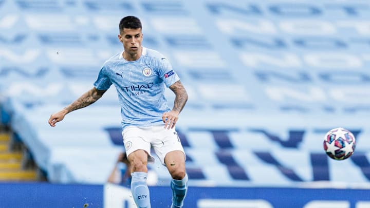 Cancelo podría volver a LaLiga tras jugar en el Valencia