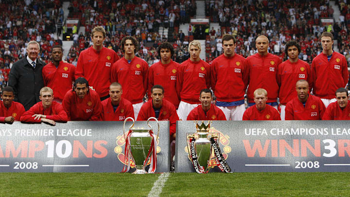 Manchester United players parade the Cha