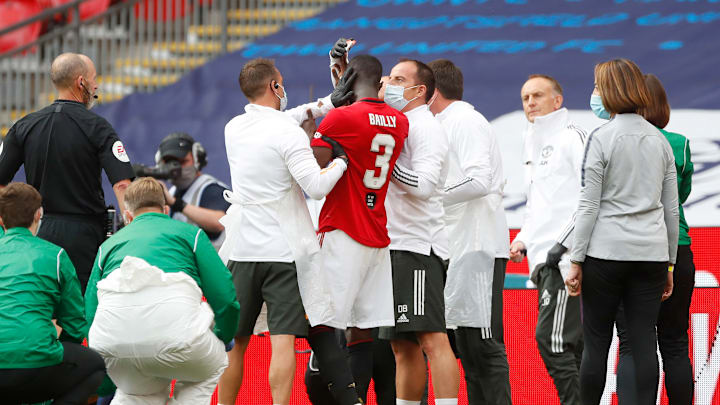 Manchester United v Chelsea - FA Cup: Semi Final